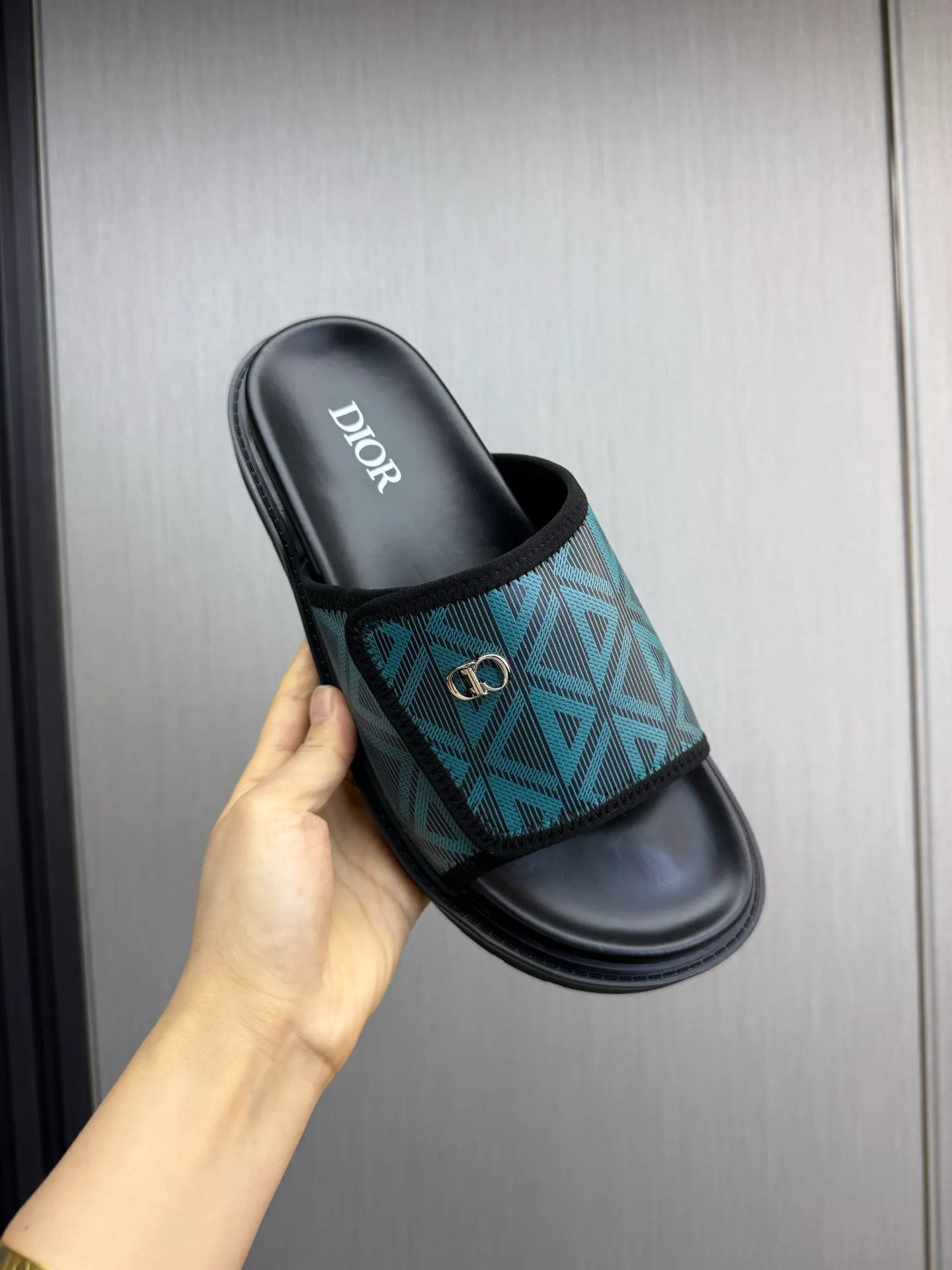 Men's shoes 💰320💰 Dior. Popular slippers hot sale 🔥 Available all year round ✅ Original original material 🩴 SIZE: 38-46 (45.46 non-refundable)